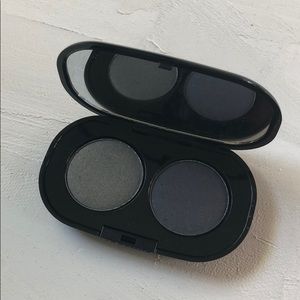 Brand new Arbonne Smokey eye eyeshadow set